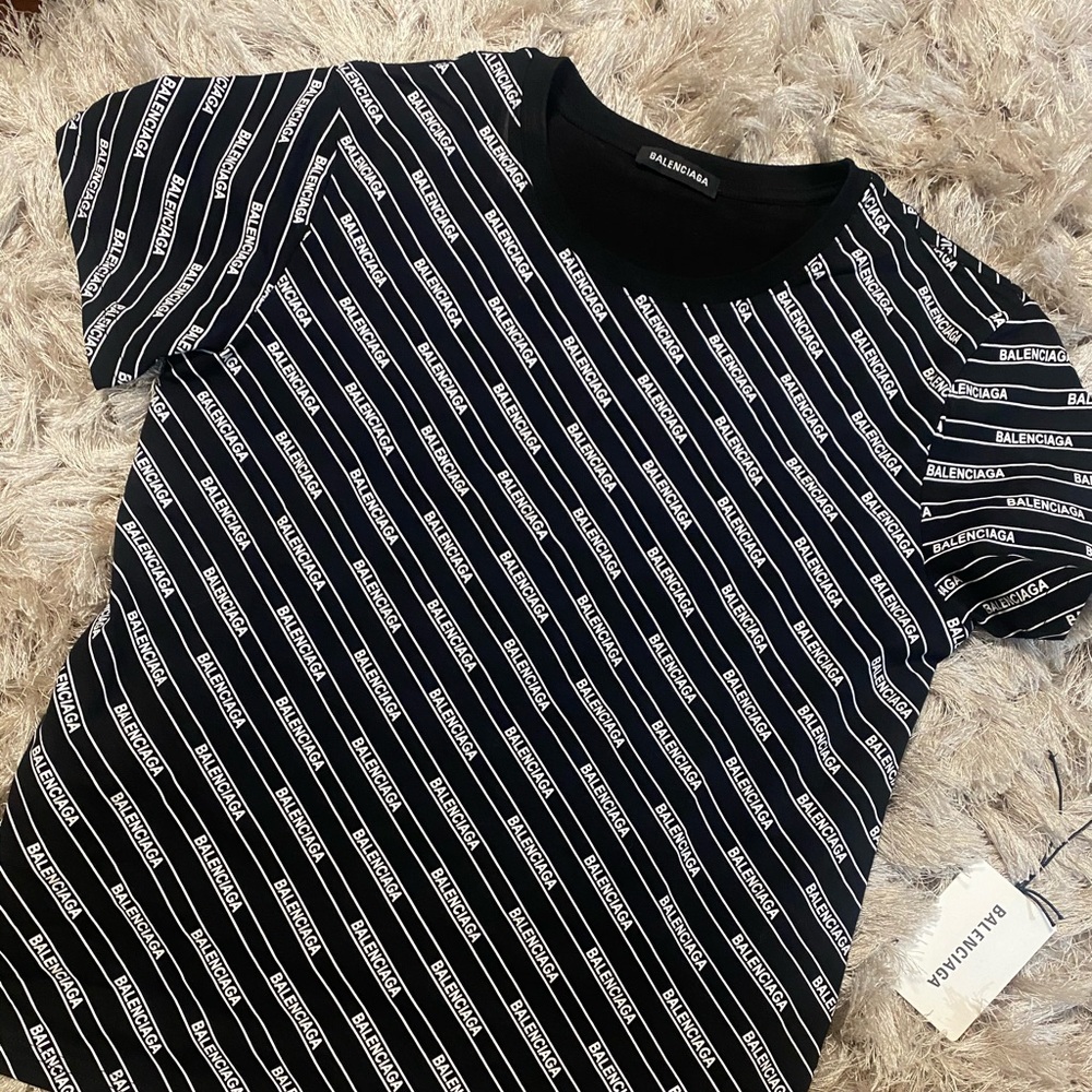 Balenciaga t shirt with logo worn once!